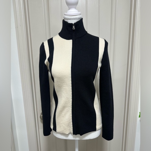 Banana Republic Sweaters - Banana Republic merino wool Black and Cream Turtleneck Sweater